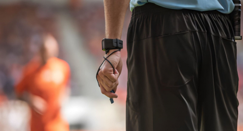 Il calcio italiano trema: bufera sui fischietti, il designatore sotto indagine